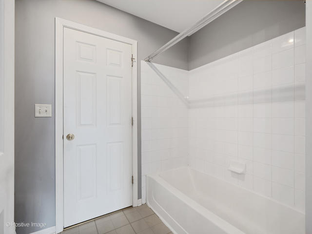 835 Genesee Drive, Naperville, IL 60563