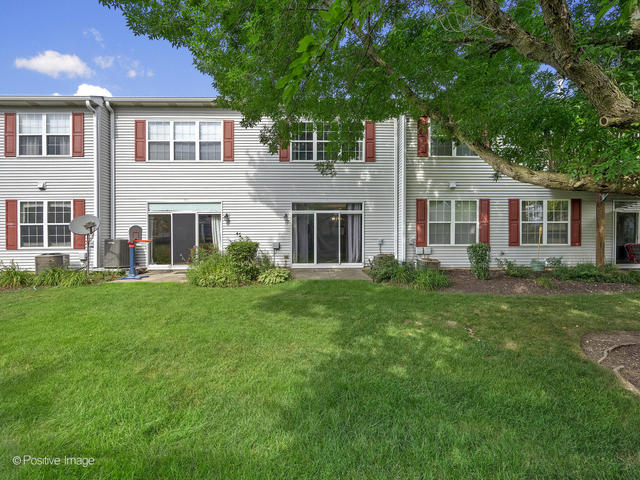 835 Genesee Drive, Naperville, IL 60563