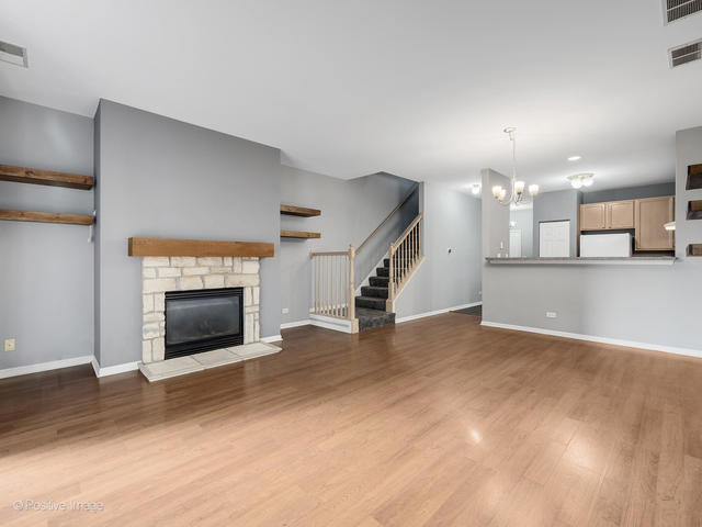 835 Genesee Drive, Naperville, IL 60563