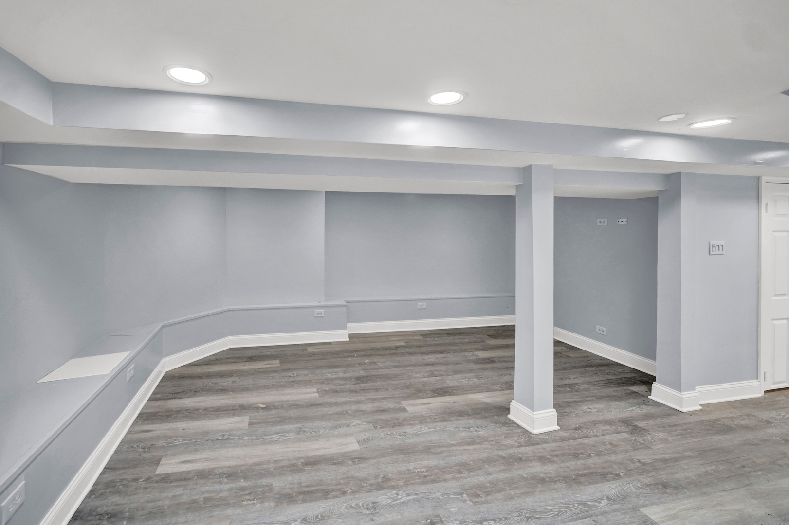 7316 S Woodlawn Avenue, Chicago, IL 60619