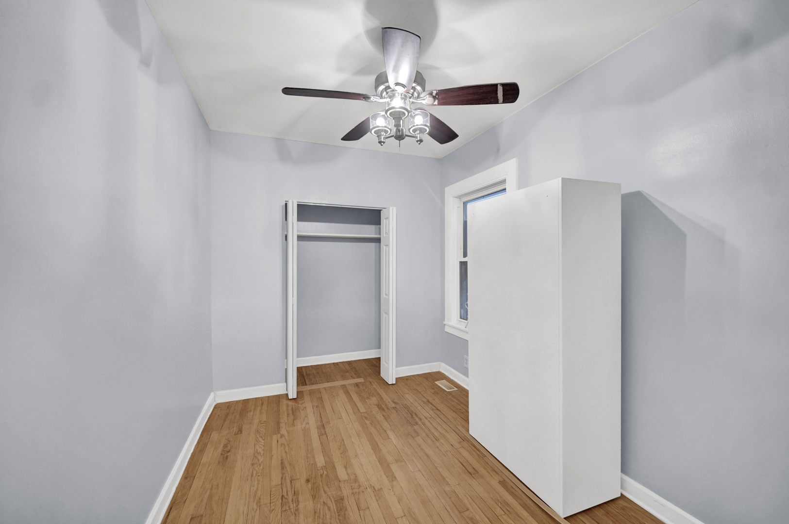 7316 S Woodlawn Avenue, Chicago, IL 60619