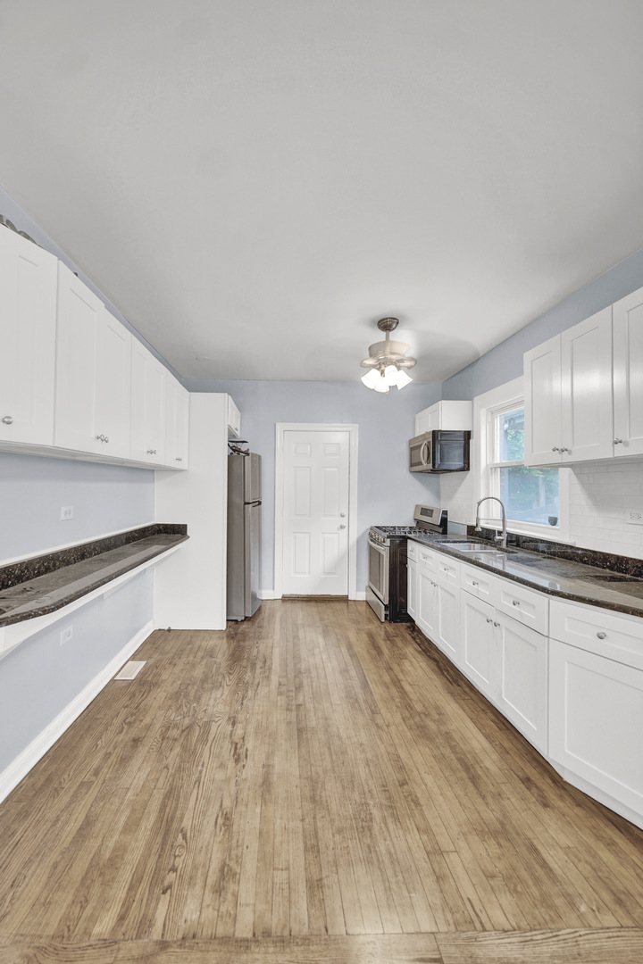 7316 S Woodlawn Avenue, Chicago, IL 60619