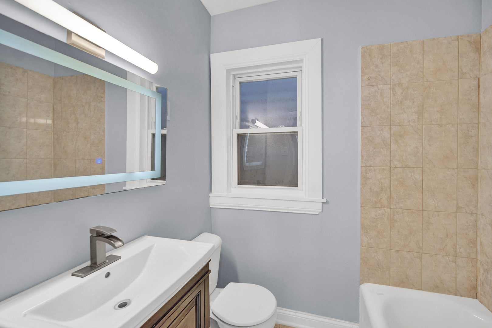 7316 S Woodlawn Avenue, Chicago, IL 60619