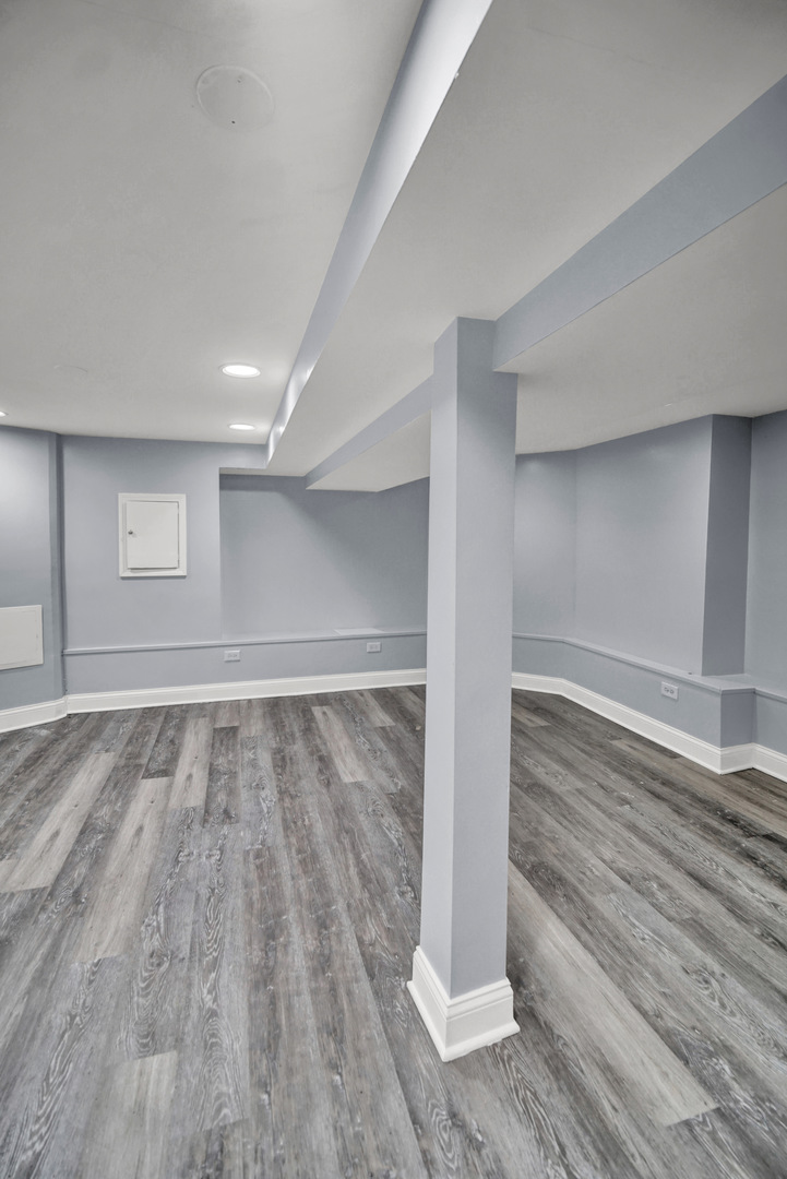 7316 S Woodlawn Avenue, Chicago, IL 60619