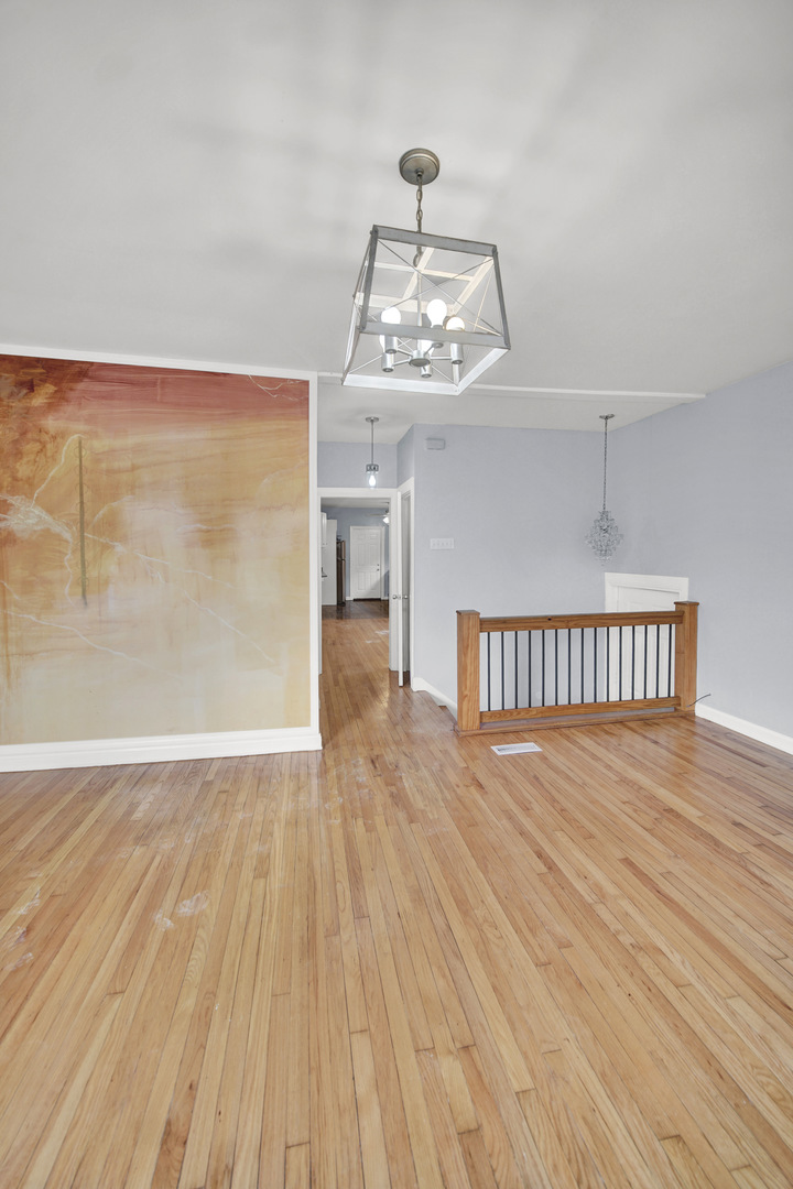 7316 S Woodlawn Avenue, Chicago, IL 60619