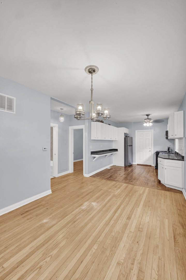 7316 S Woodlawn Avenue, Chicago, IL 60619