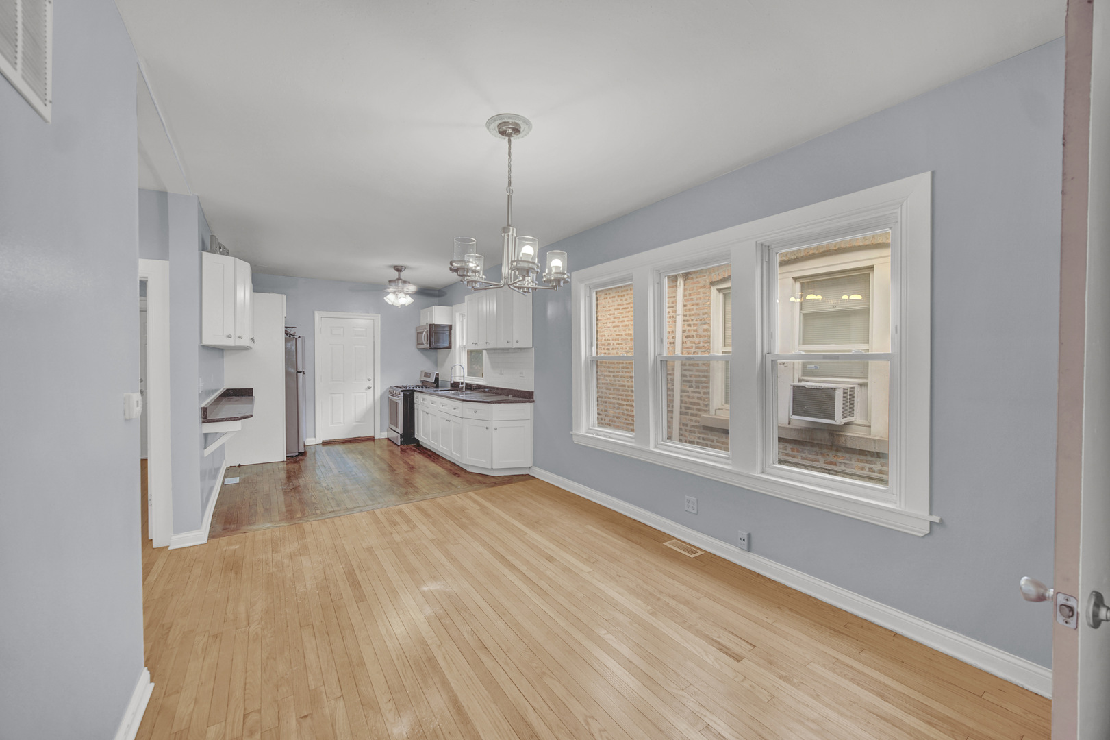 7316 S Woodlawn Avenue, Chicago, IL 60619