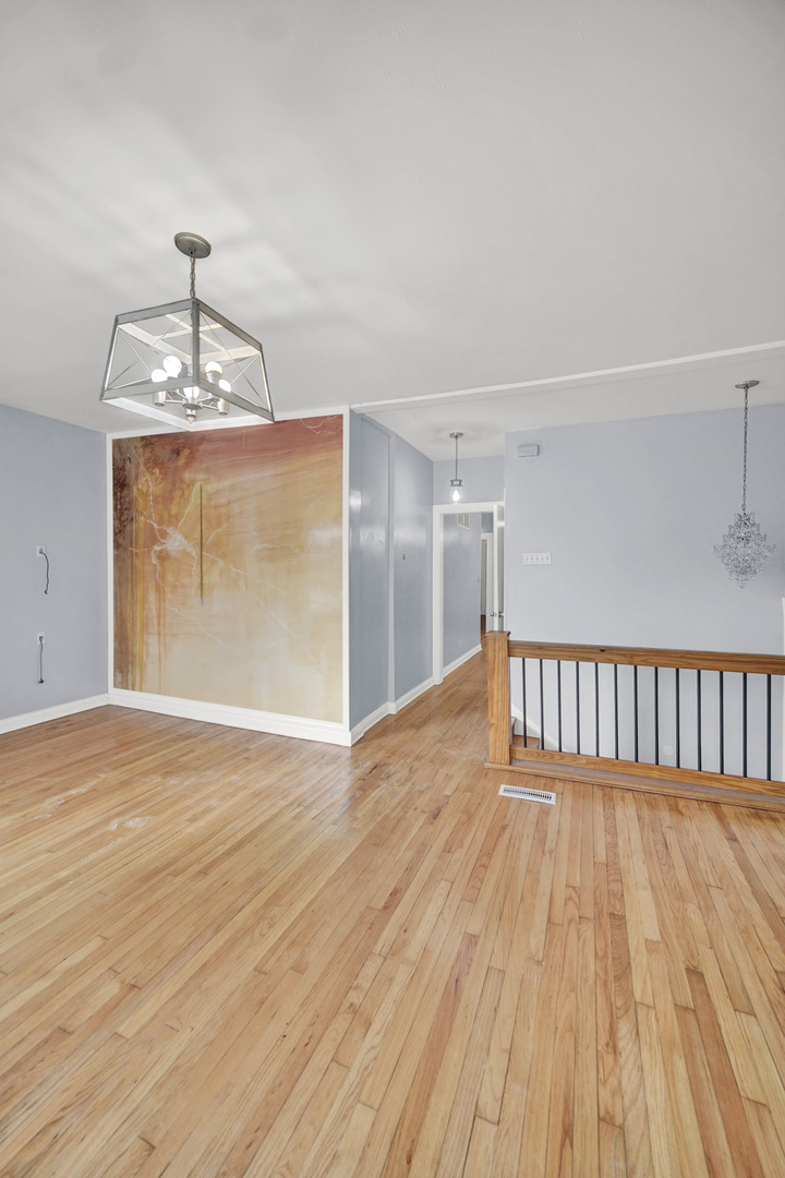 7316 S Woodlawn Avenue, Chicago, IL 60619