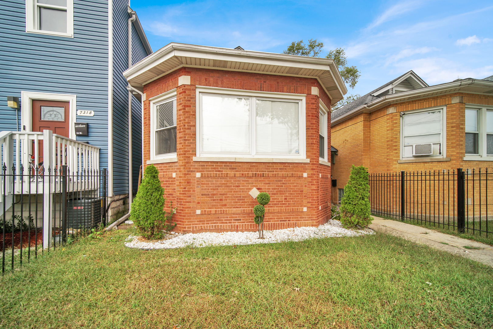 7316 S Woodlawn Avenue, Chicago, IL 60619
