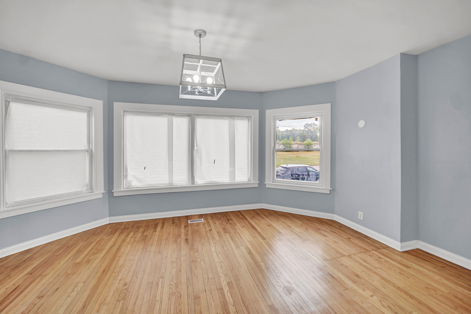 7316 S Woodlawn Avenue, Chicago, IL 60619