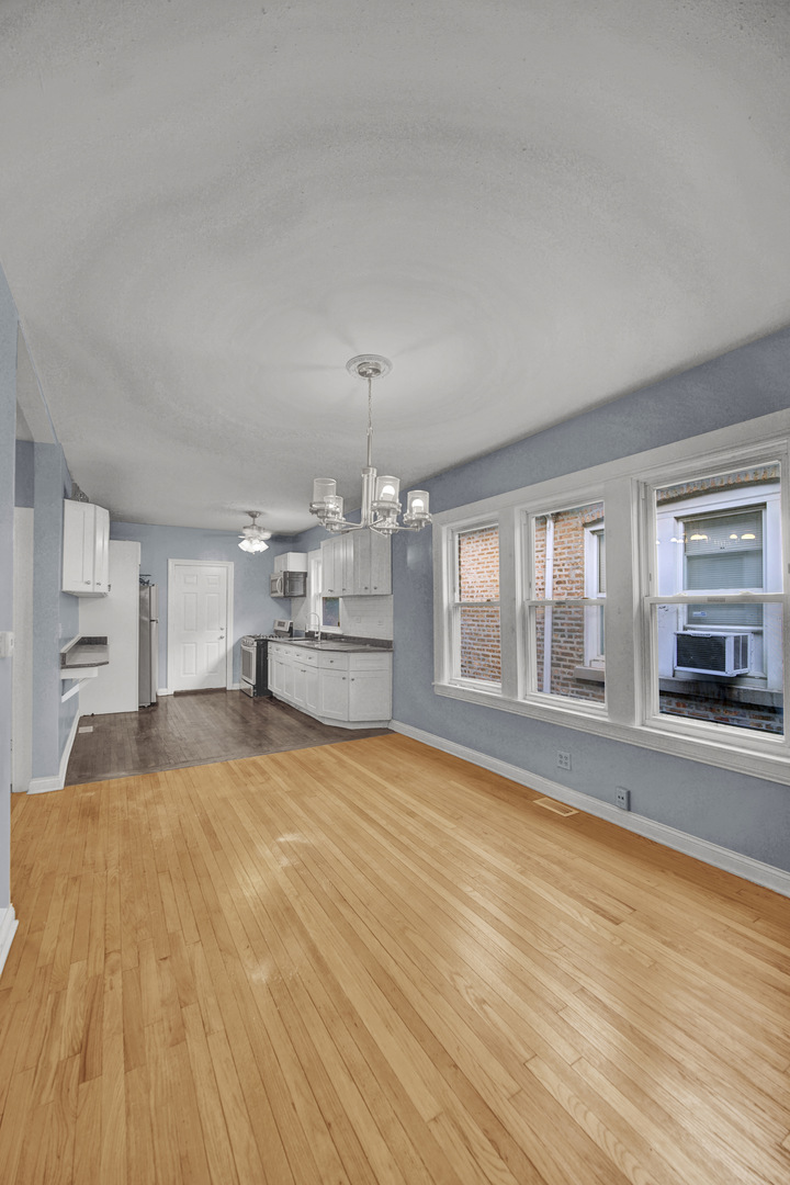 7316 S Woodlawn Avenue, Chicago, IL 60619