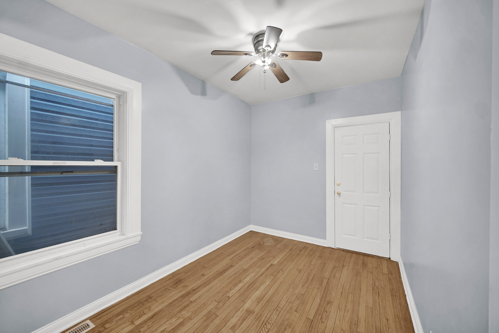 7316 S Woodlawn Avenue, Chicago, IL 60619