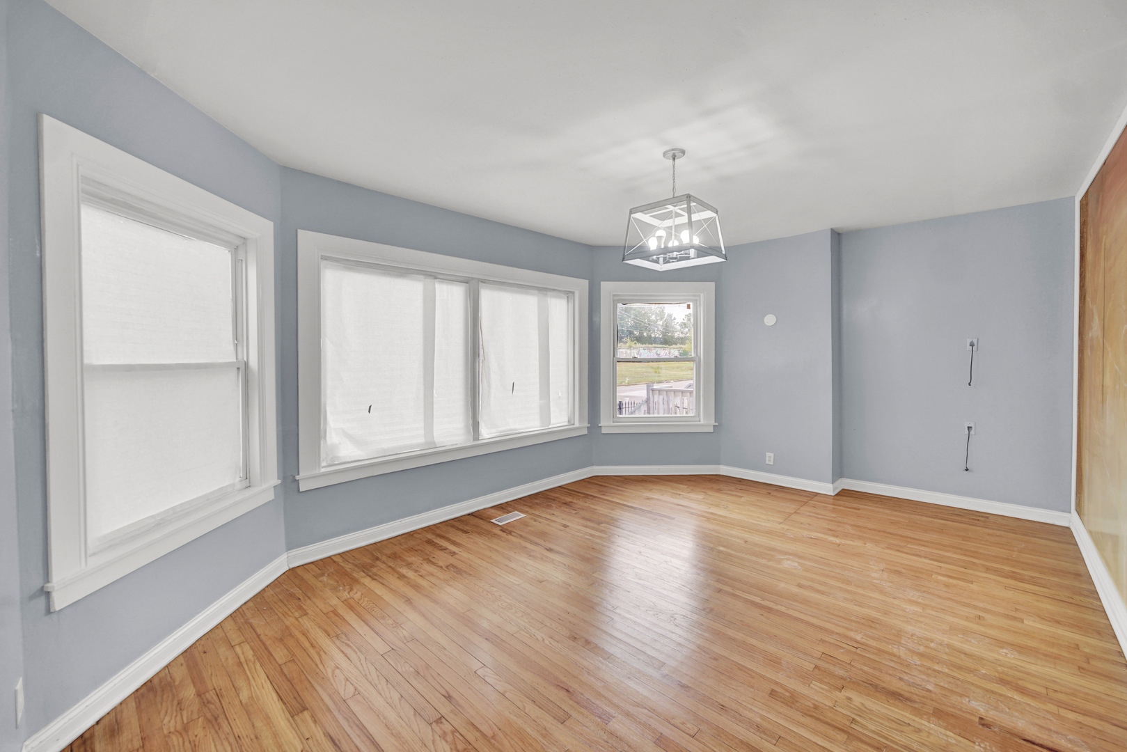 7316 S Woodlawn Avenue, Chicago, IL 60619