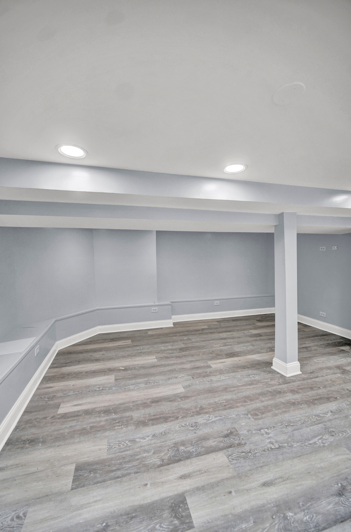 7316 S Woodlawn Avenue, Chicago, IL 60619