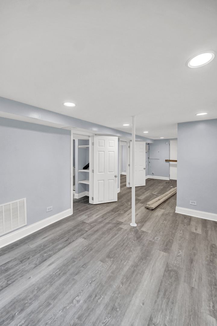 7316 S Woodlawn Avenue, Chicago, IL 60619