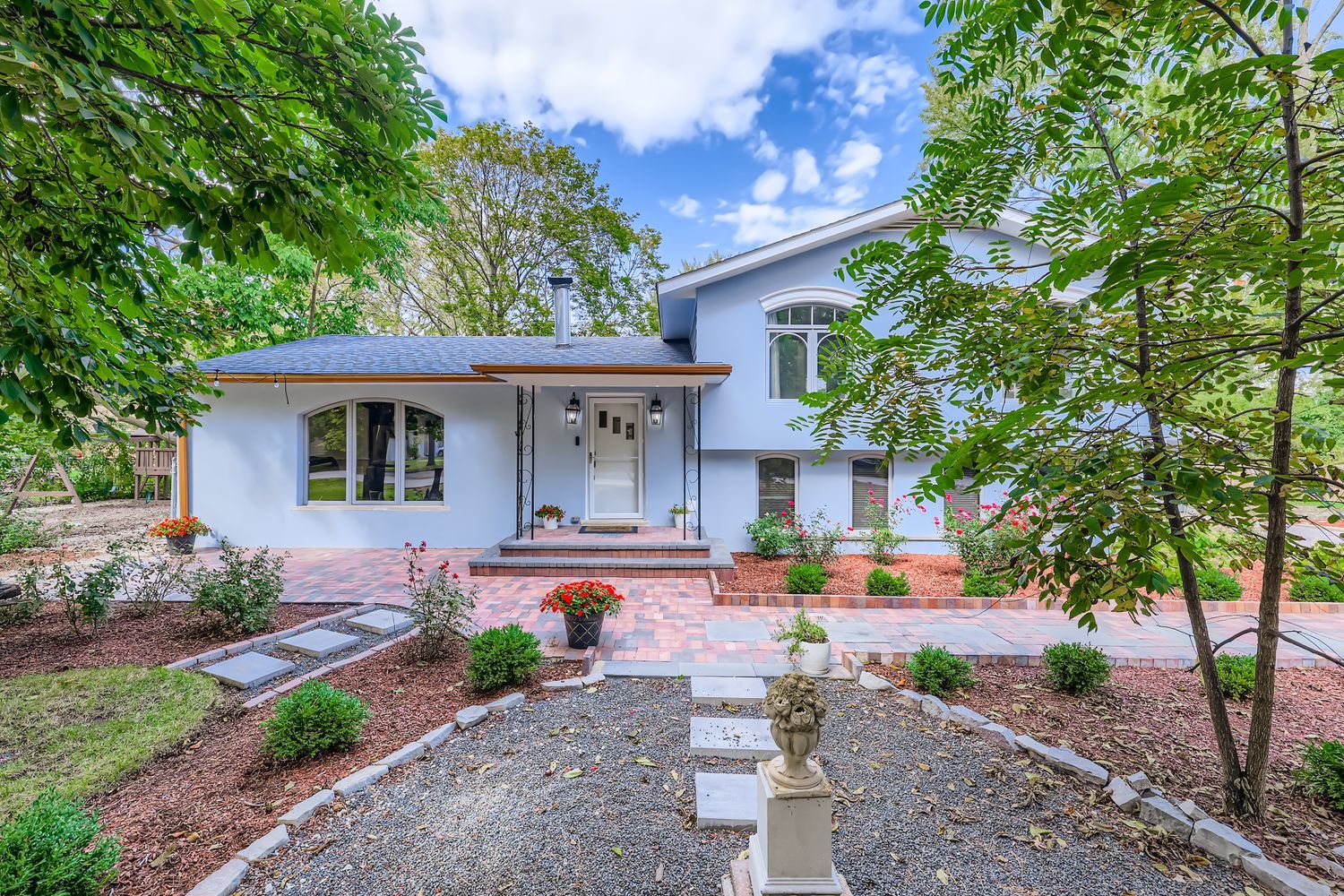 18838 W Hickory Street, Mundelein, IL 60060
