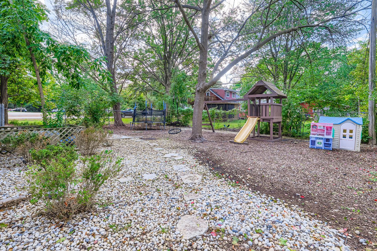18838 W Hickory Street, Mundelein, IL 60060