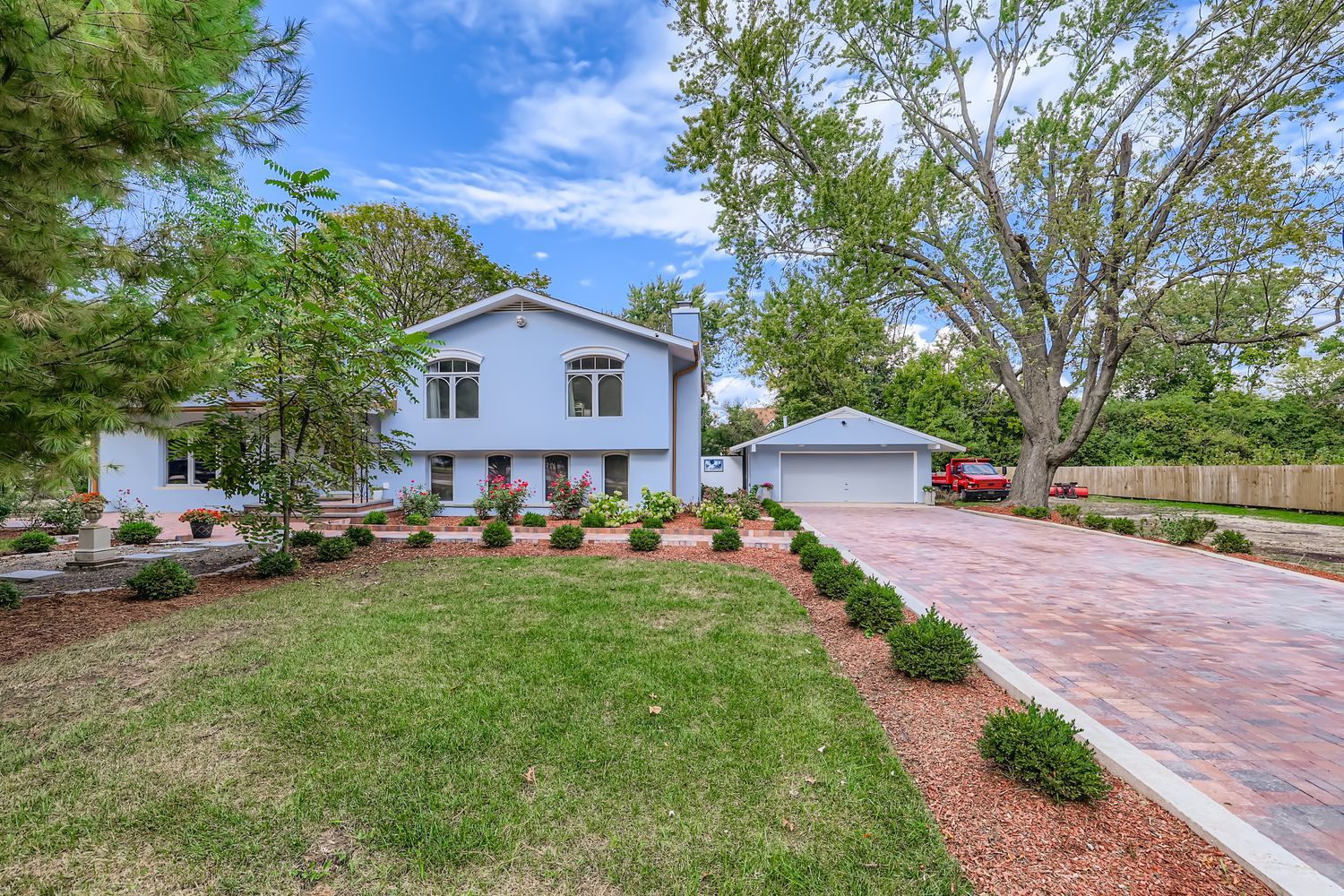 18838 W Hickory Street, Mundelein, IL 60060