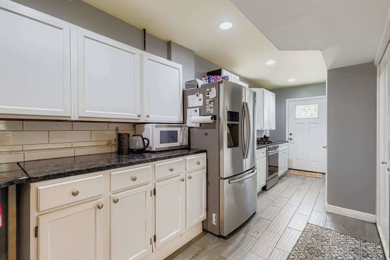 18838 W Hickory Street, Mundelein, IL 60060