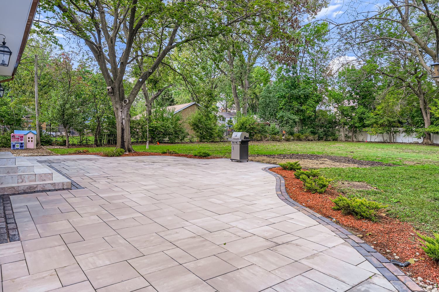 18838 W Hickory Street, Mundelein, IL 60060