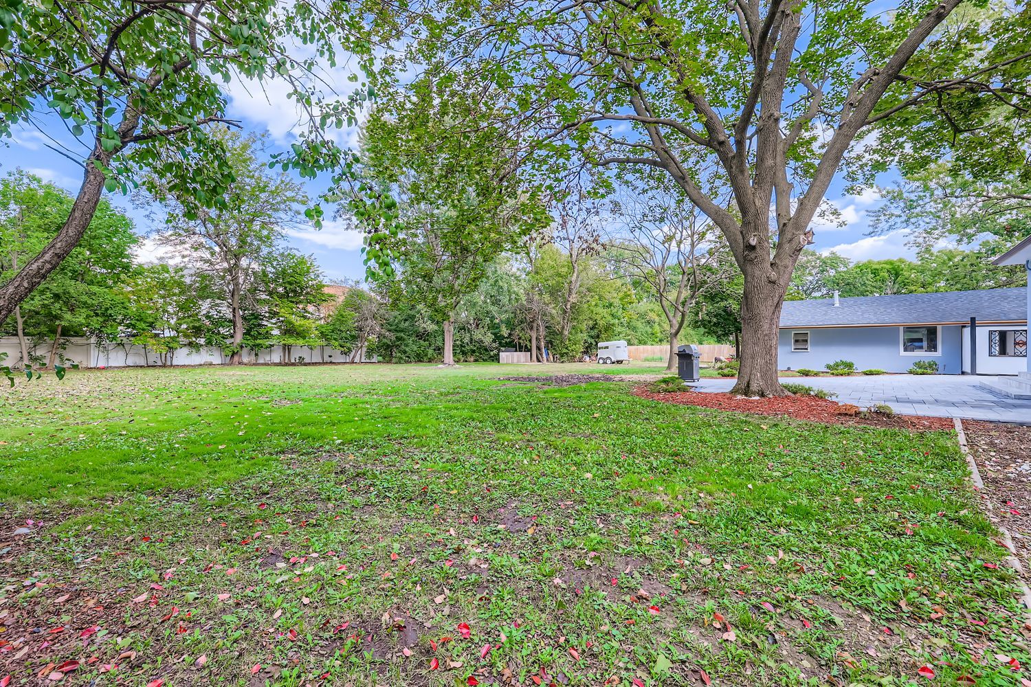 18838 W Hickory Street, Mundelein, IL 60060