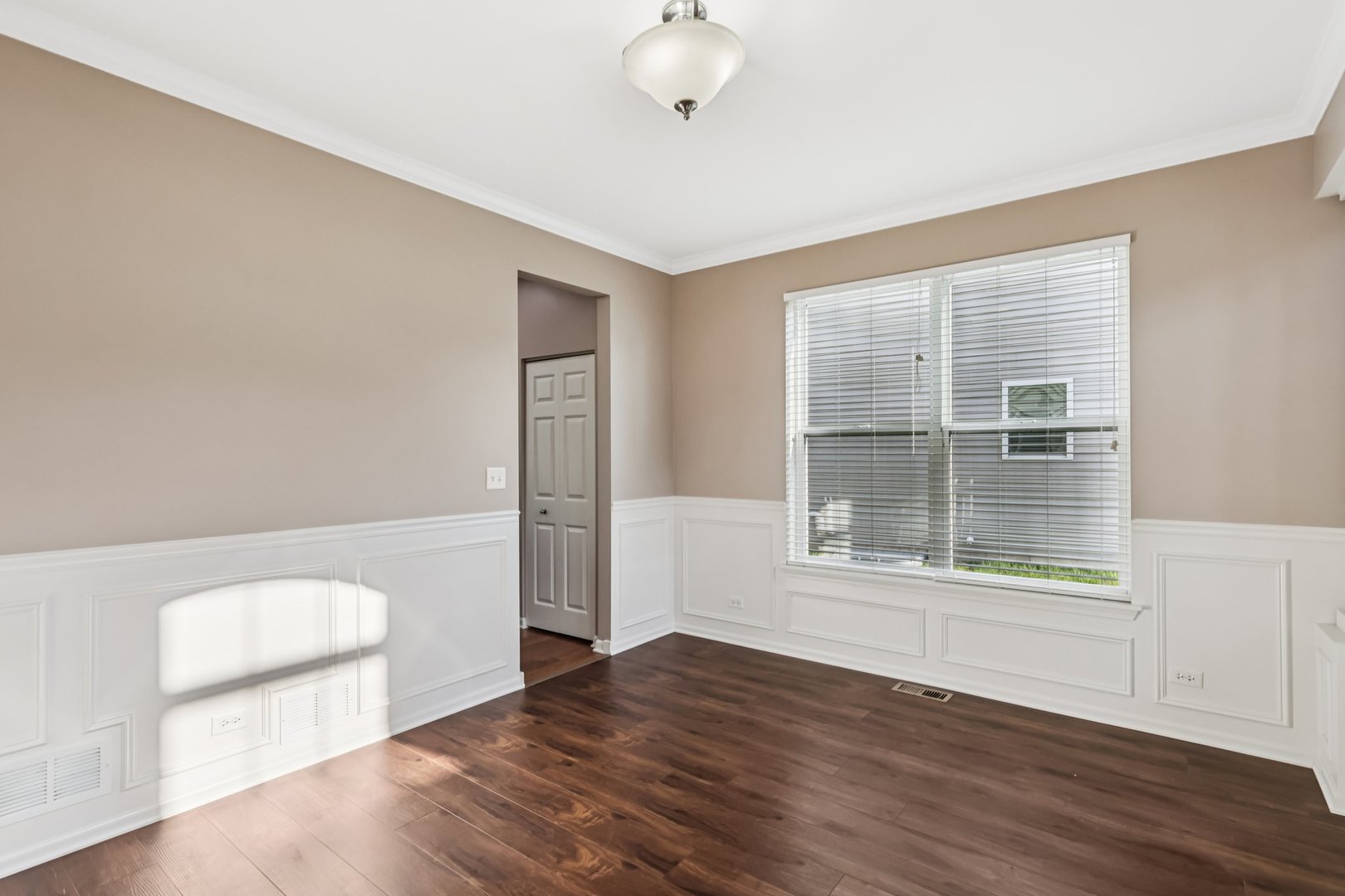 845 Preston Lane, Oswego, IL 60543