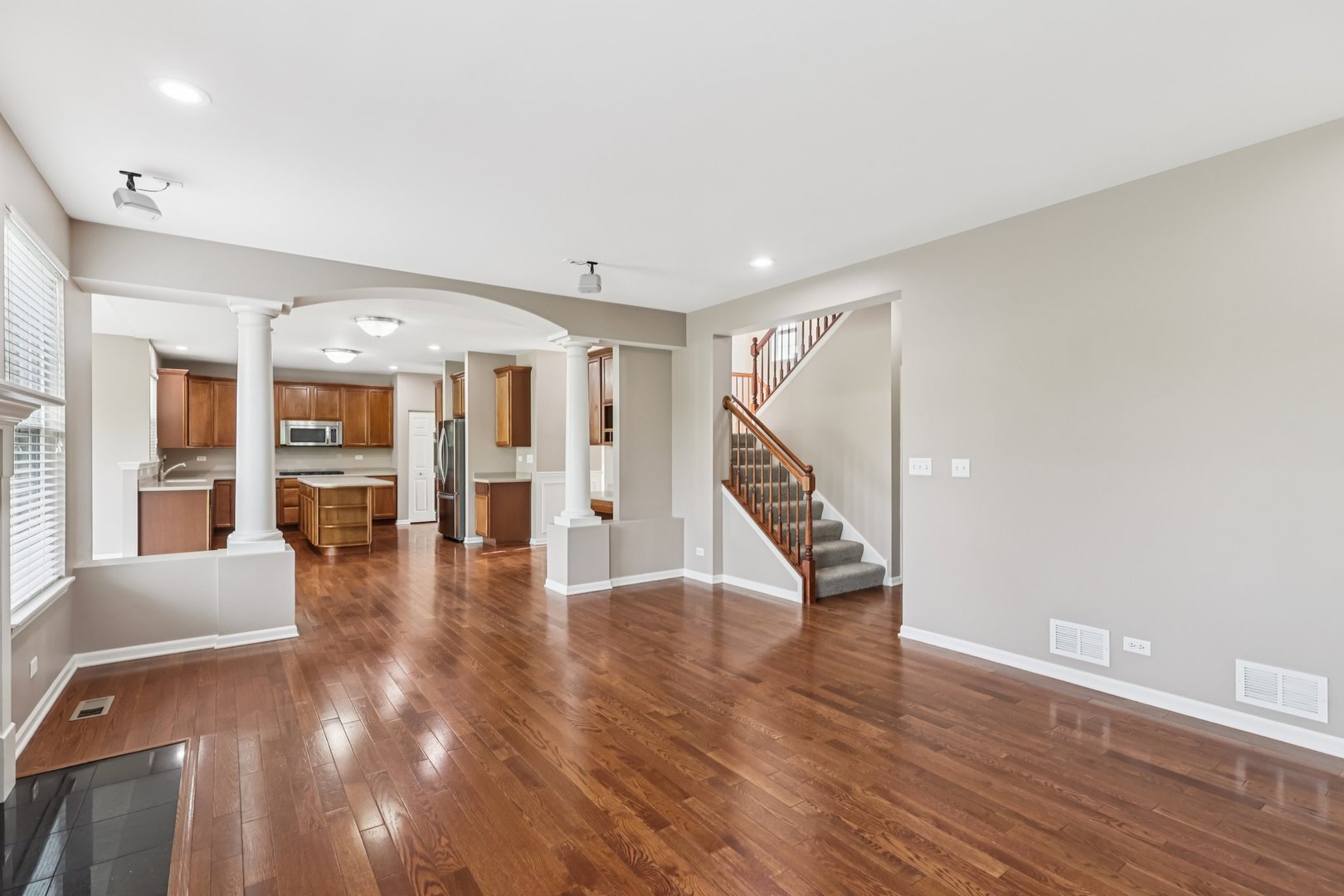 845 Preston Lane, Oswego, IL 60543