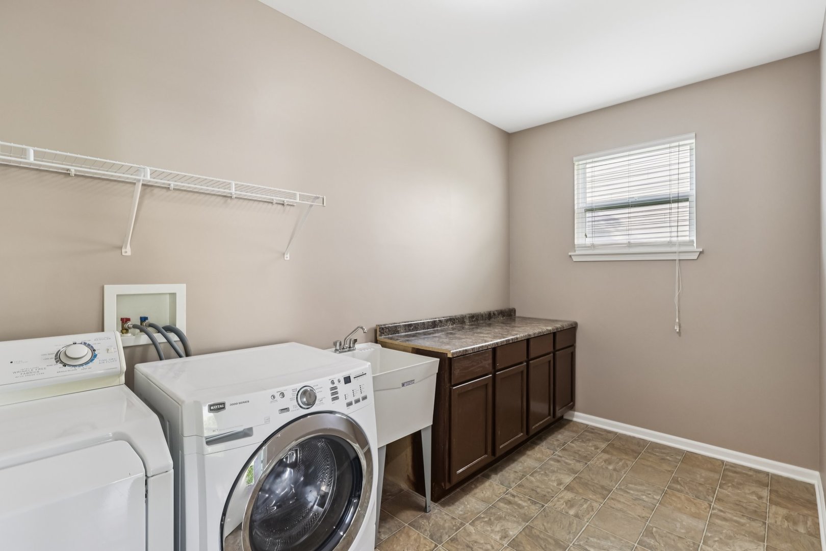 845 Preston Lane, Oswego, IL 60543