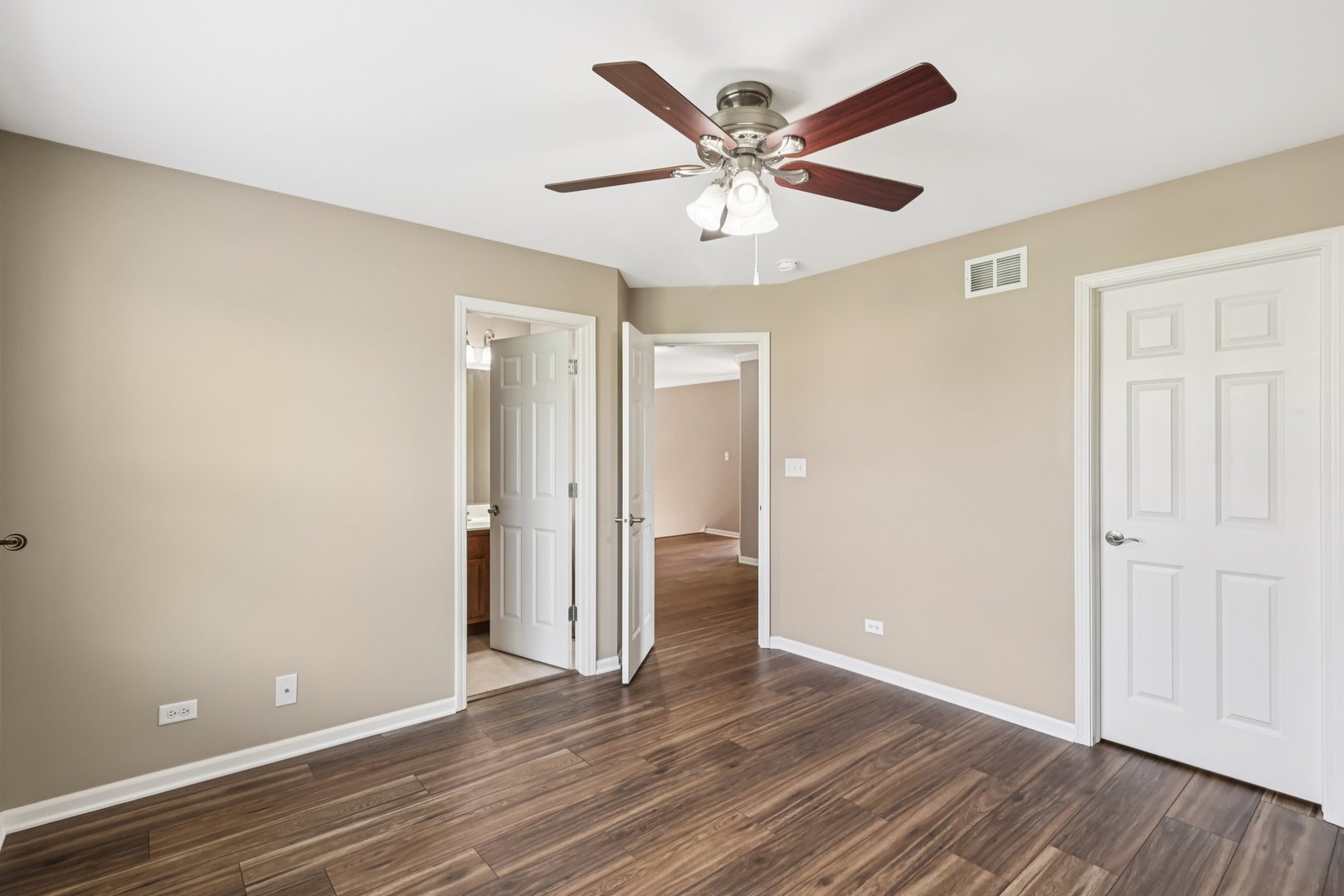 845 Preston Lane, Oswego, IL 60543