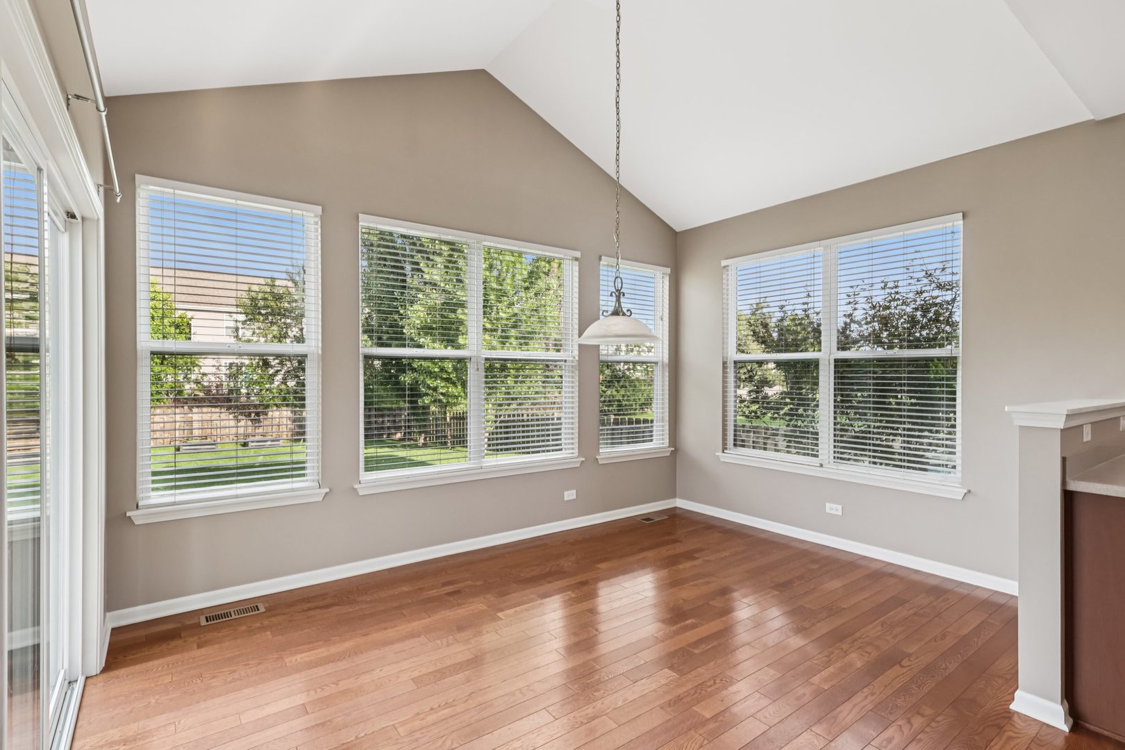 845 Preston Lane, Oswego, IL 60543