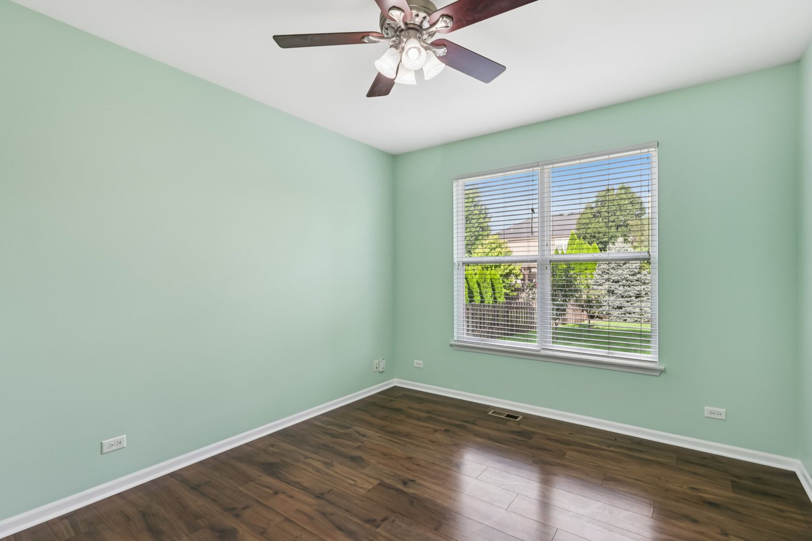 845 Preston Lane, Oswego, IL 60543