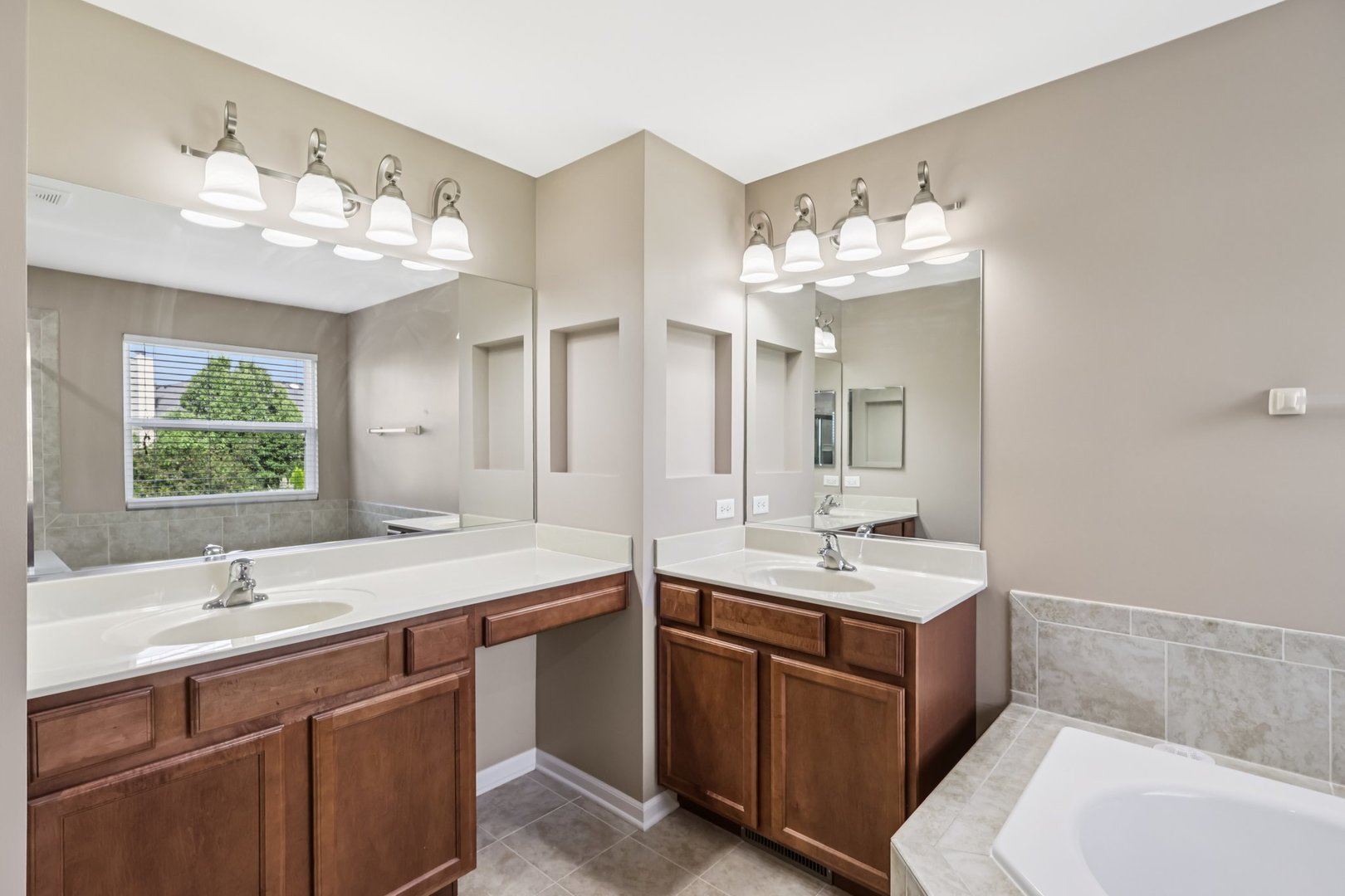 845 Preston Lane, Oswego, IL 60543