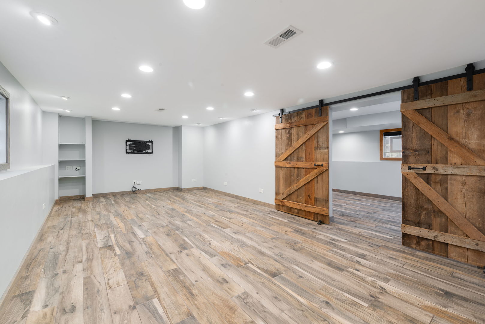 7005 N Osceola Avenue, Chicago, IL 60631