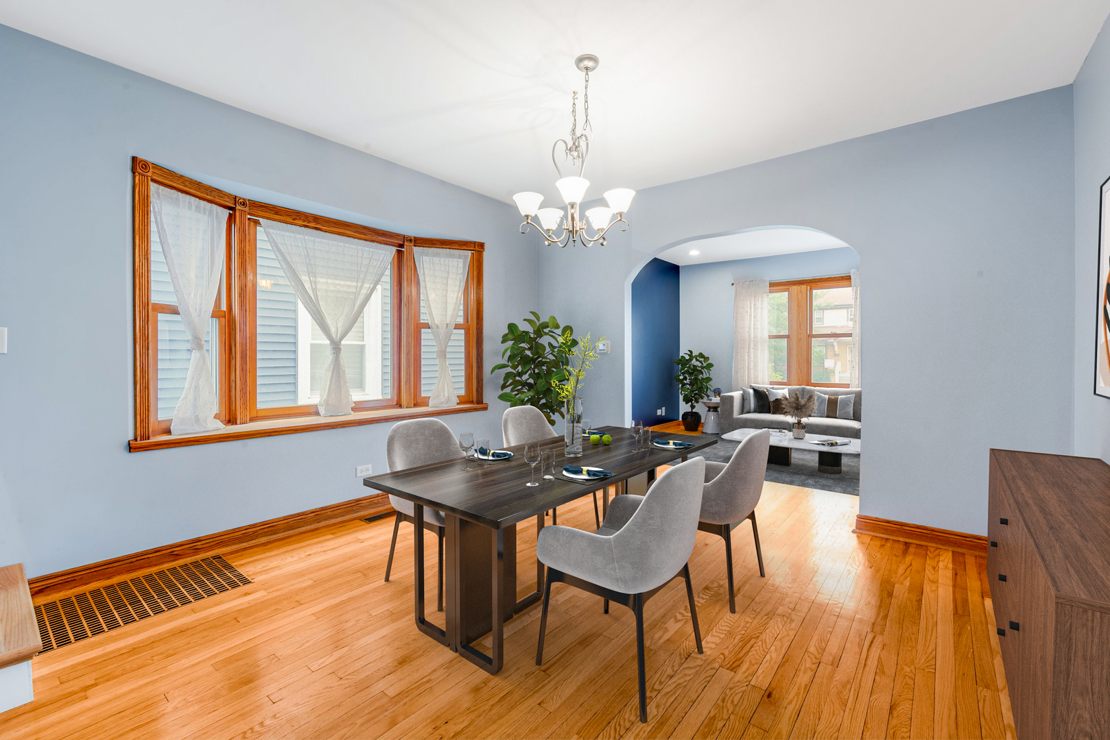 7005 N Osceola Avenue, Chicago, IL 60631