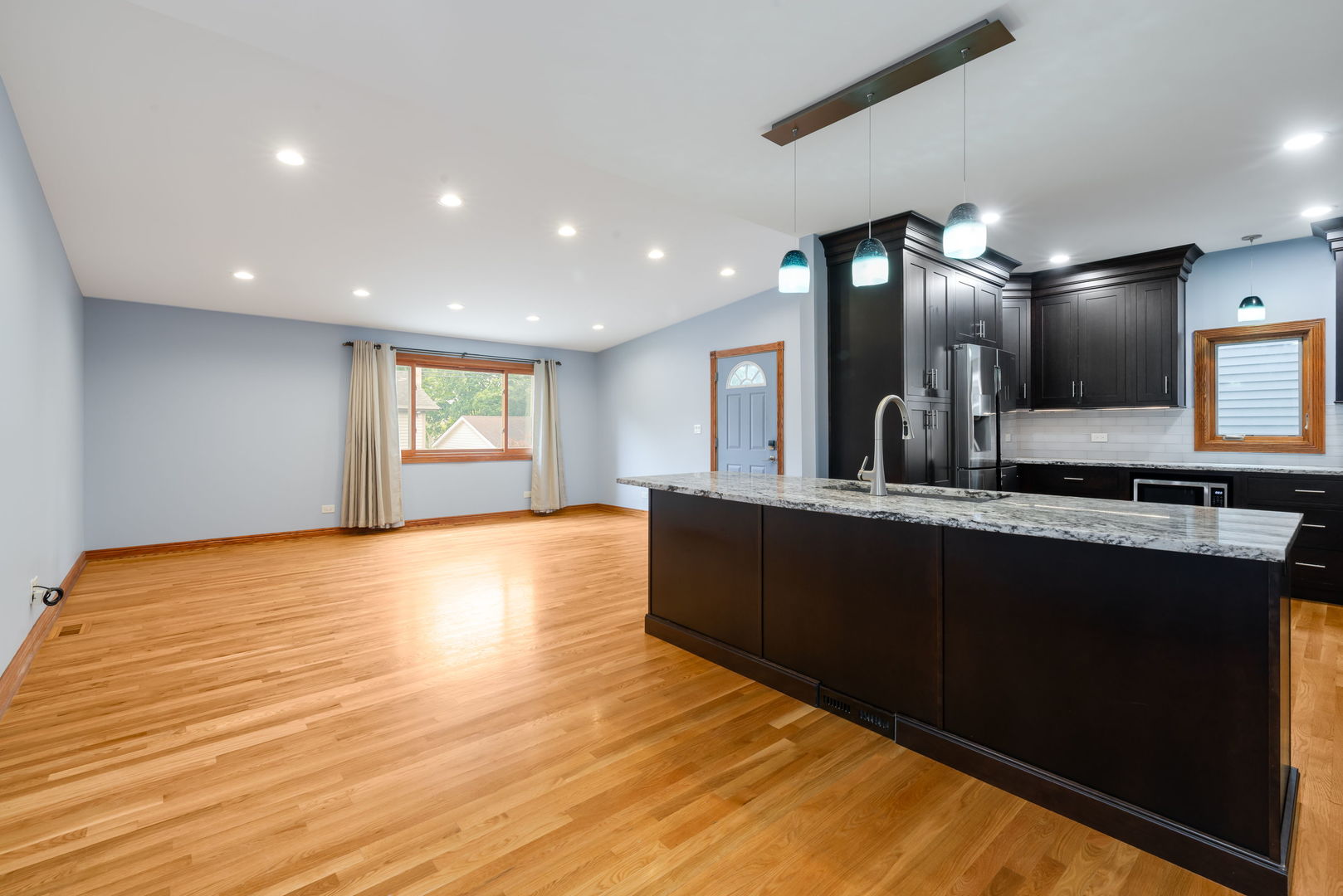 7005 N Osceola Avenue, Chicago, IL 60631