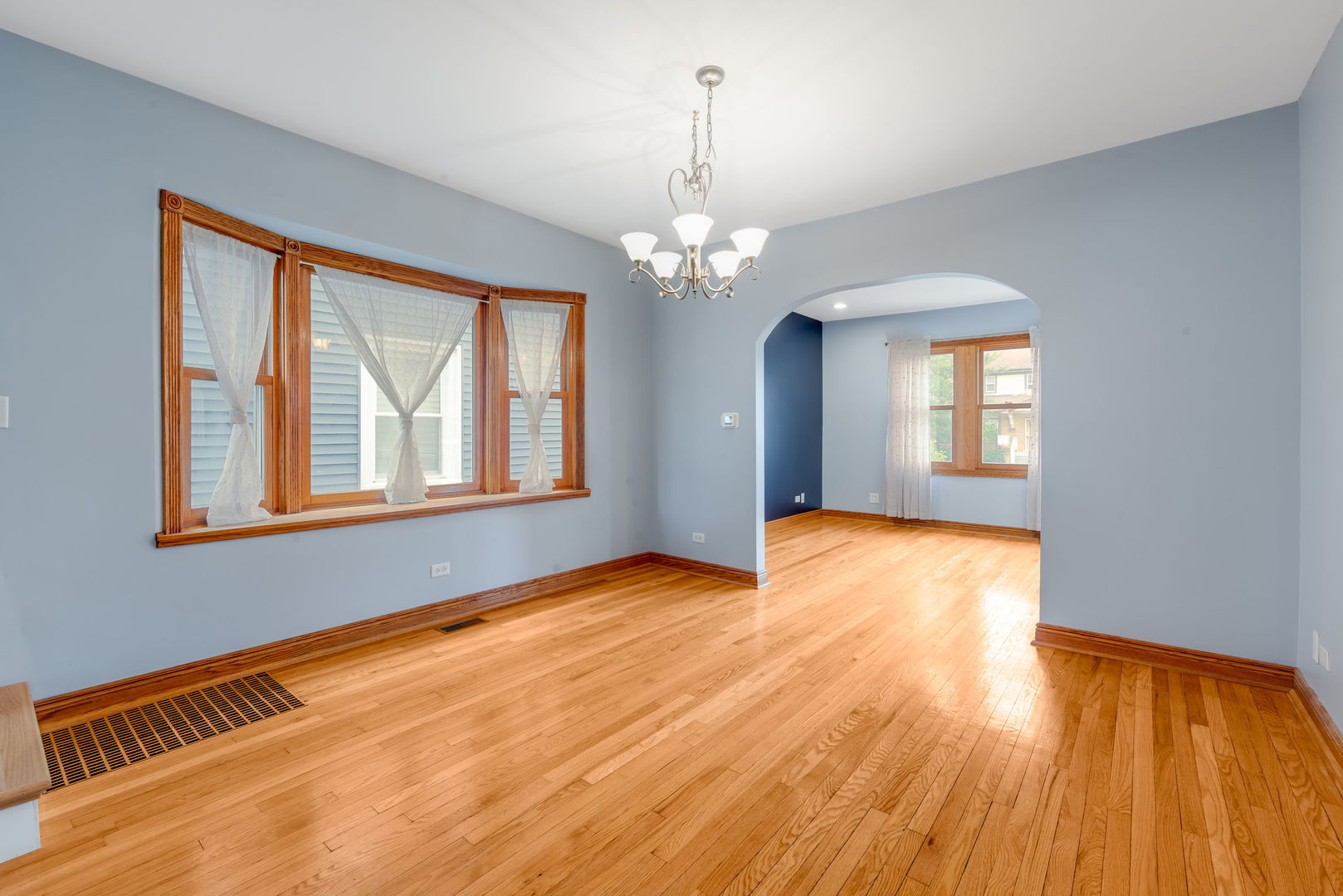 7005 N Osceola Avenue, Chicago, IL 60631