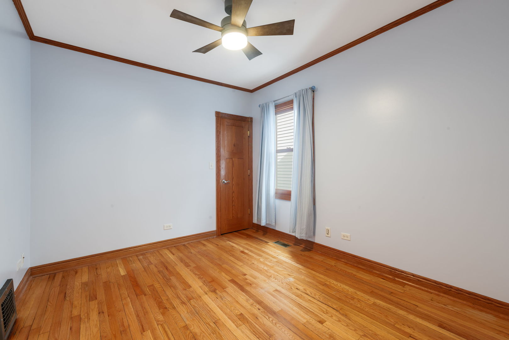 7005 N Osceola Avenue, Chicago, IL 60631