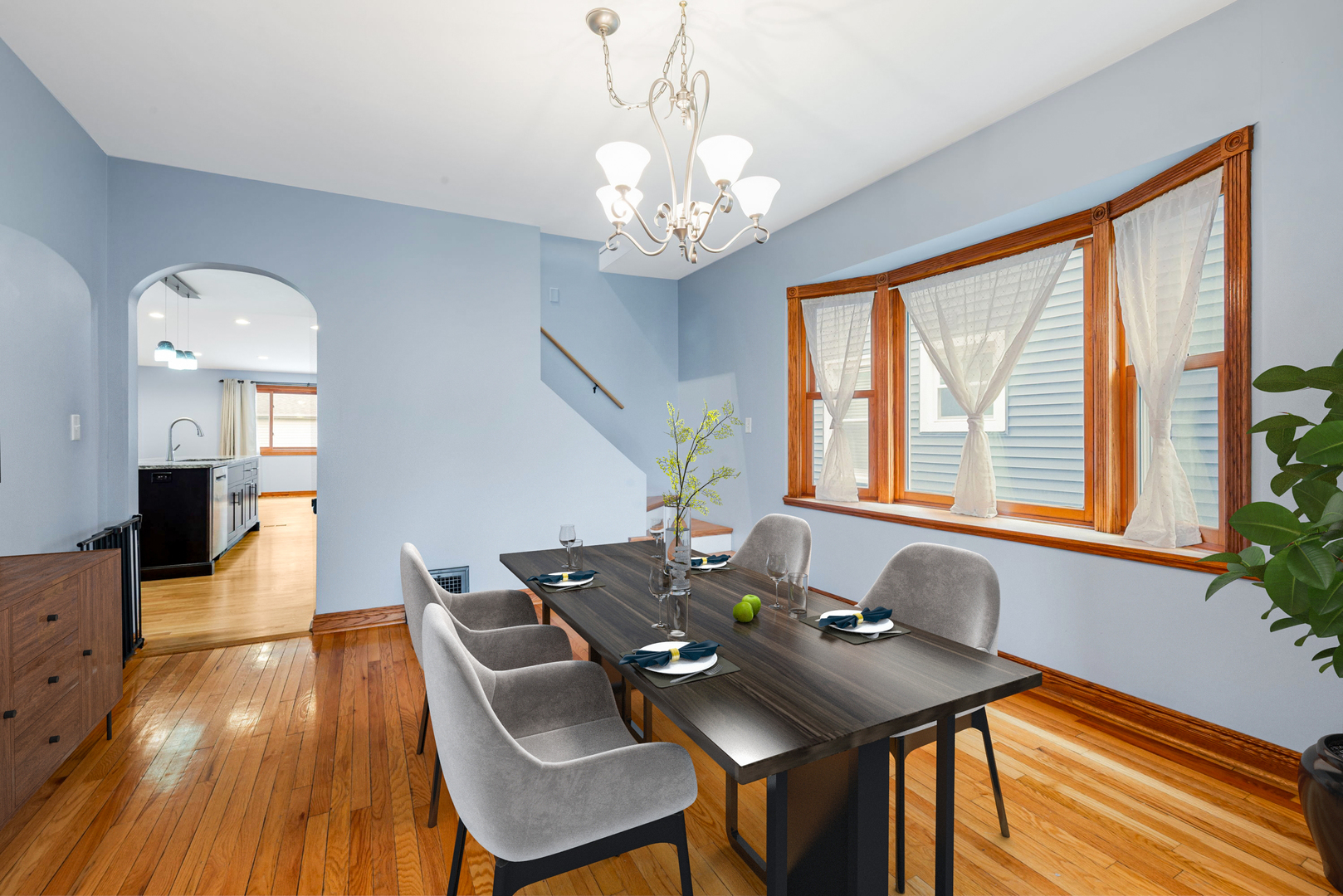 7005 N Osceola Avenue, Chicago, IL 60631