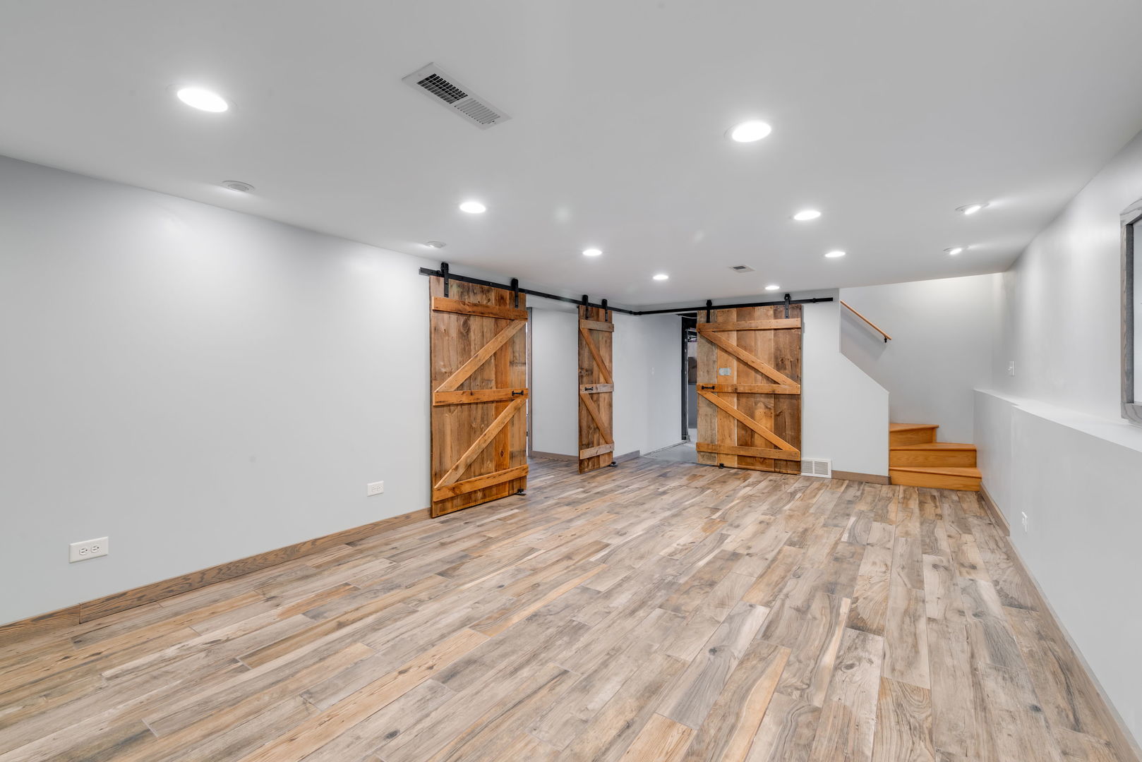 7005 N Osceola Avenue, Chicago, IL 60631