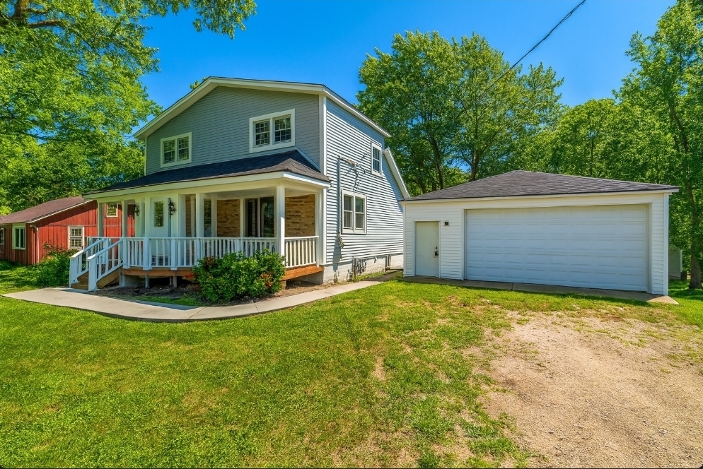 24199 W Beach Grove Road, Antioch, IL 60002