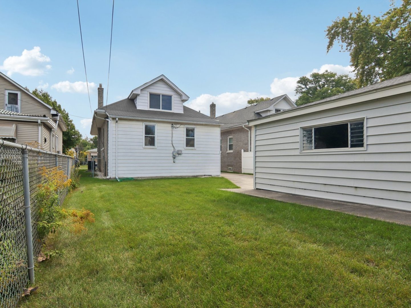 1910 S 22nd Avenue, Maywood, IL 60153