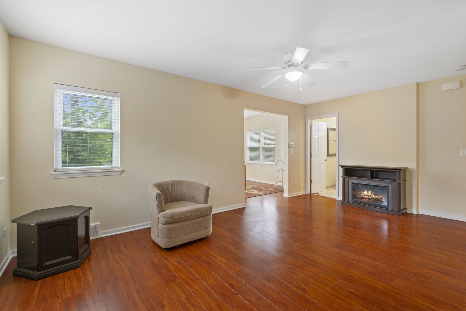 21625 W Ravine Drive, Lake Zurich, IL 60047