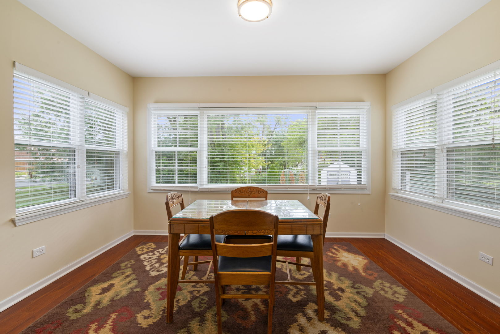 21625 W Ravine Drive, Lake Zurich, IL 60047