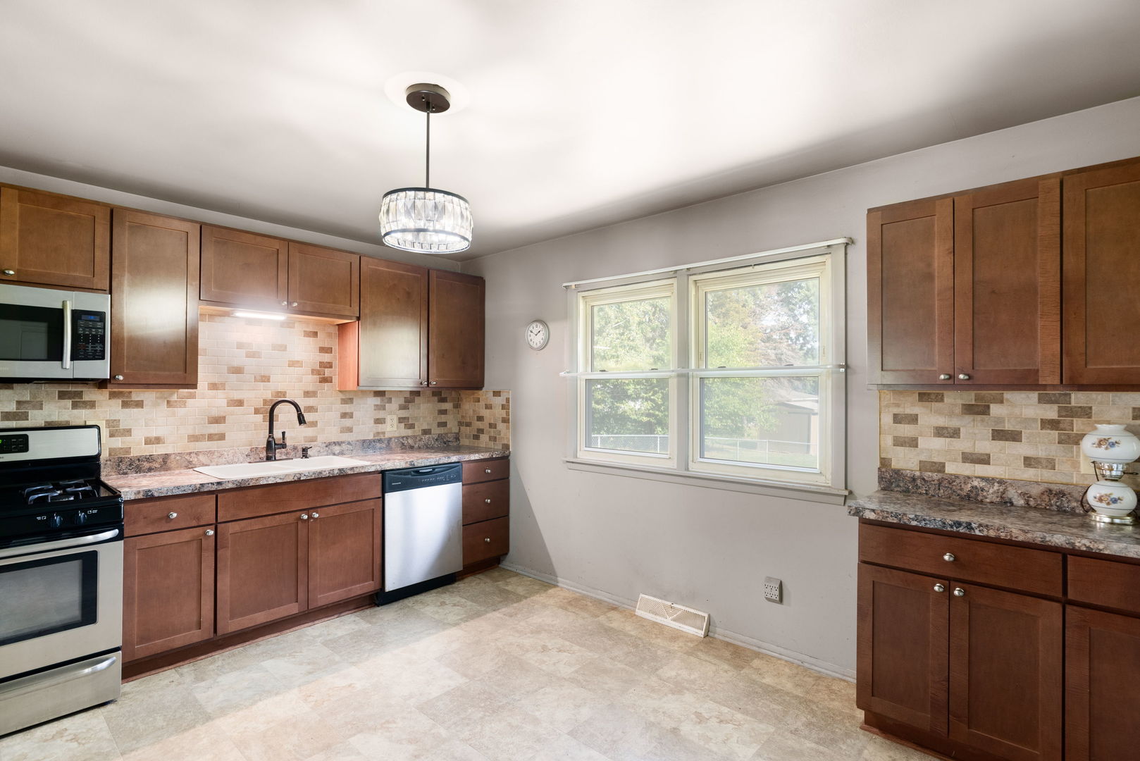 4712 Gregory Street, McHenry, IL 60051