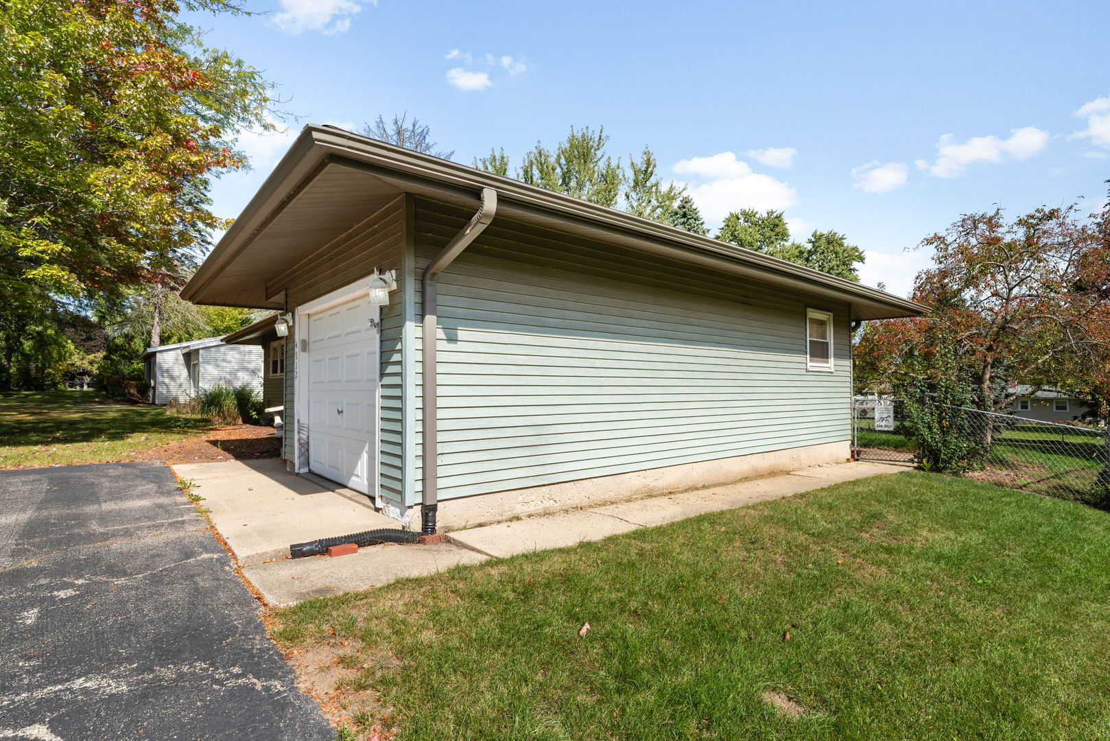 4712 Gregory Street, McHenry, IL 60051