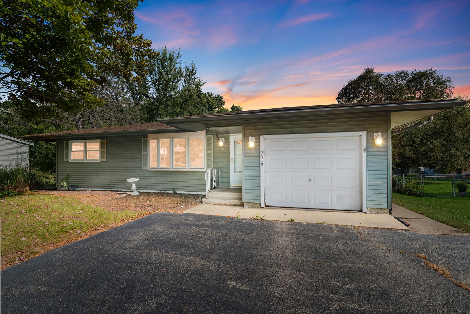 4712 Gregory Street, McHenry, IL 60051