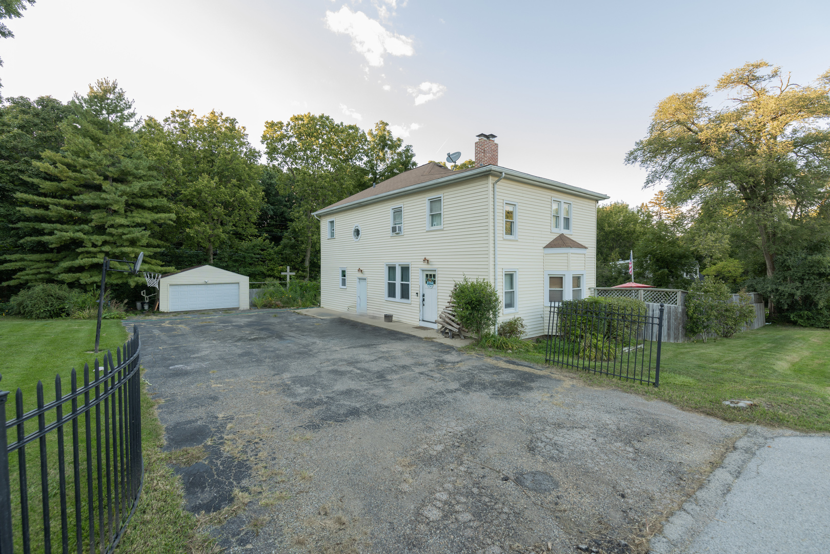 6N630 Illinois Street, St. Charles, IL 60174