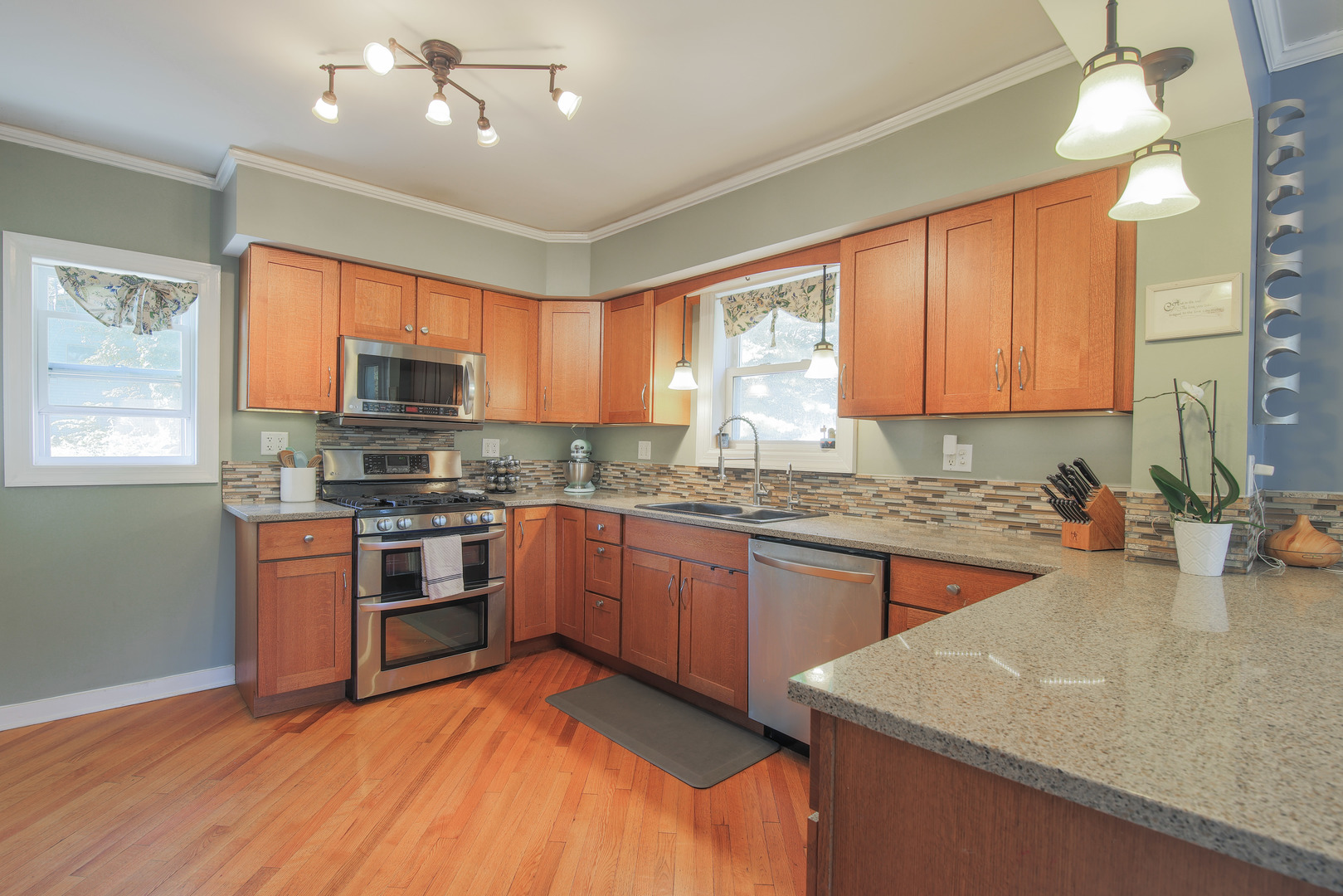 6N630 Illinois Street, St. Charles, IL 60174