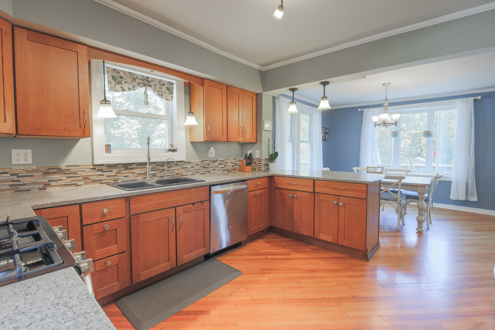 6N630 Illinois Street, St. Charles, IL 60174