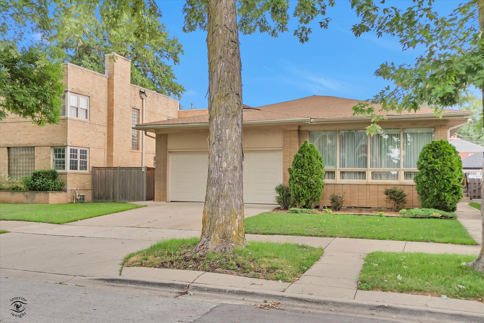 9139 S Oakley Avenue, Chicago, IL 60643